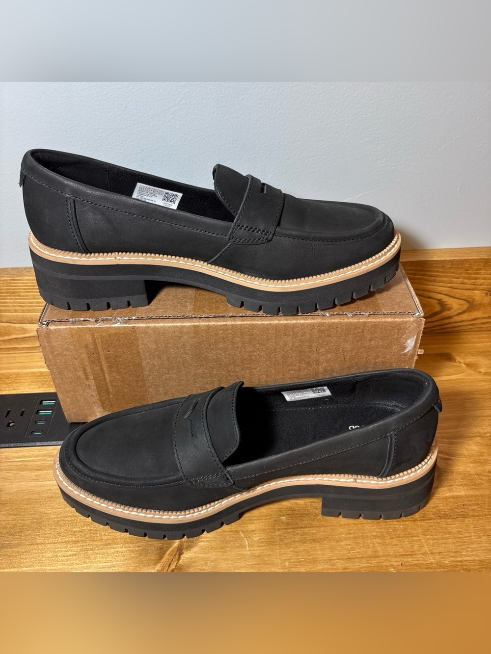 TOMS Women’s Cara Loafer, Black, Size (8.5); Excellent Condition EUC - Picture 2 of 8
